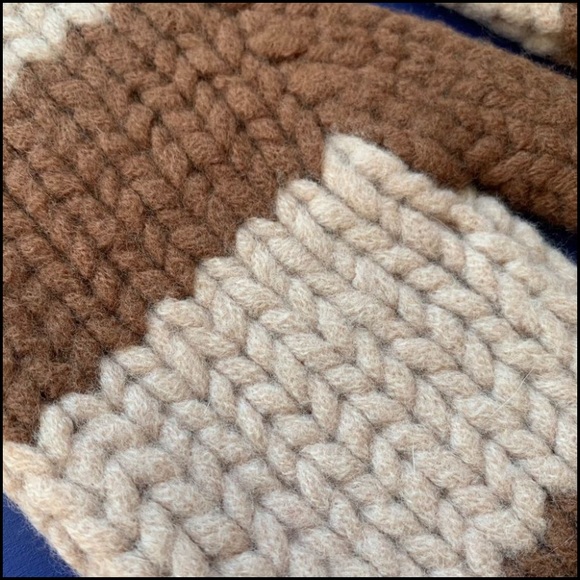 Marc Jacobs Knit Toque Hat Beanie with matching Mittens on String - unisex - Picture 4 of 7